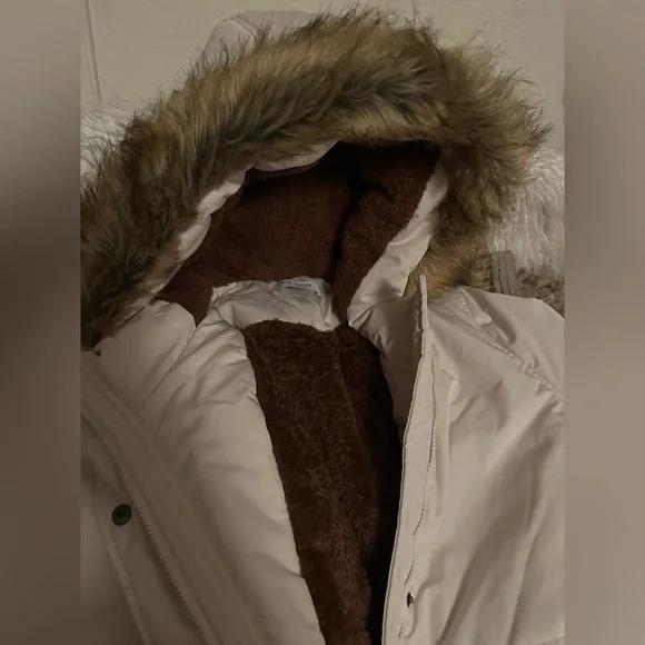 Sold - Picture 3 of 9